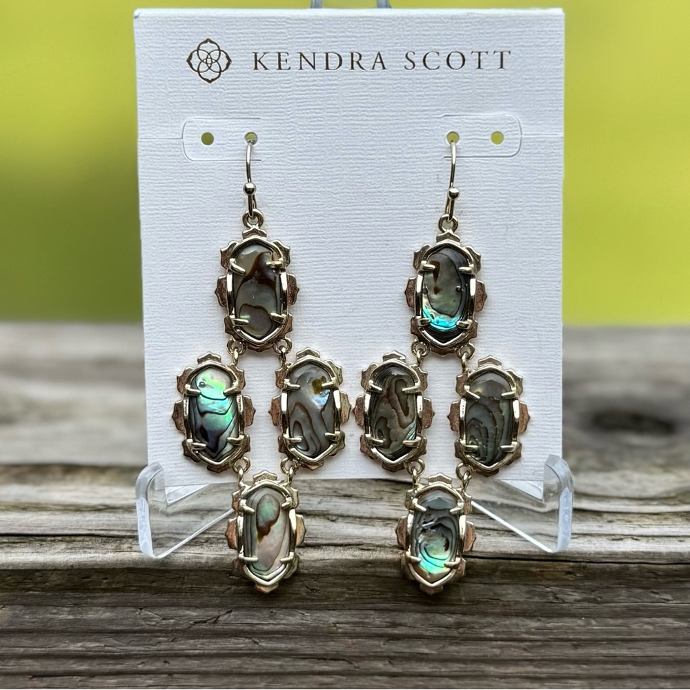 Kendra Scott Vintage Carla Earrings Island Escape Brown Pearl Gold